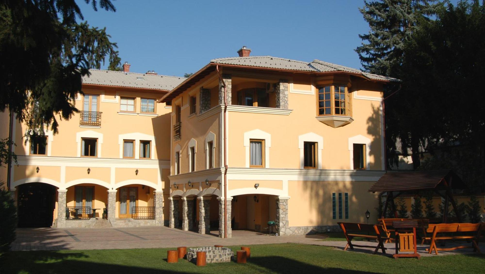Laetitia Panzió Kaposvár Exterior foto